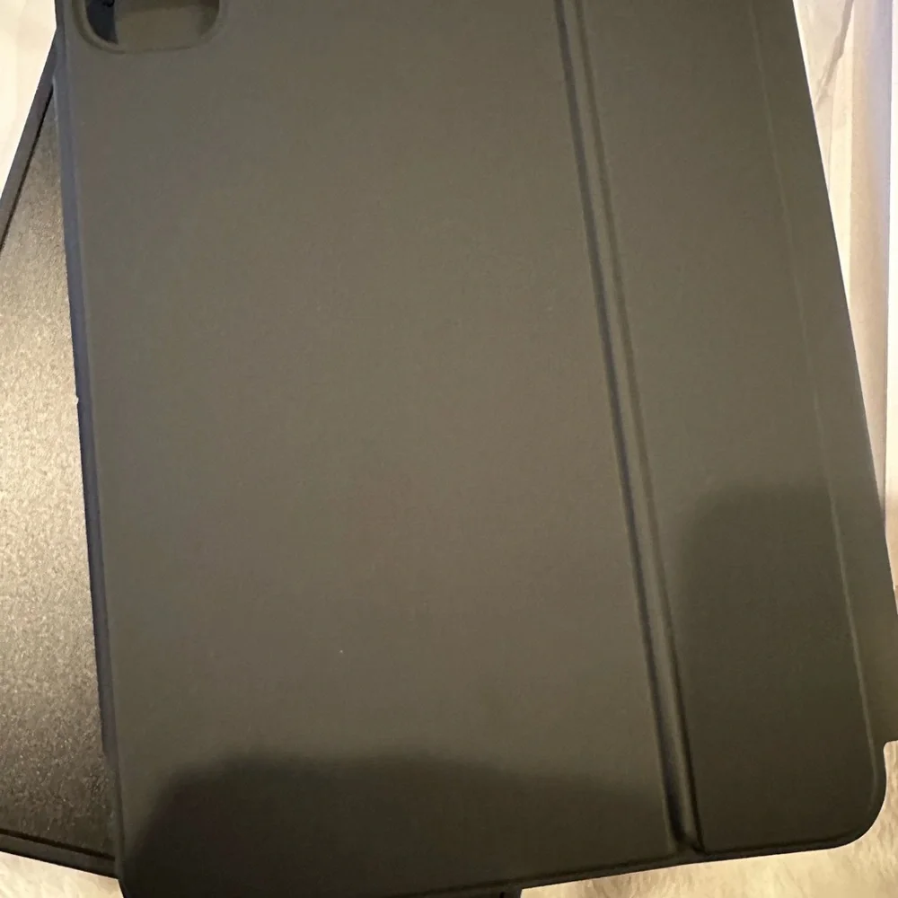 ESR iPad Pro 11
